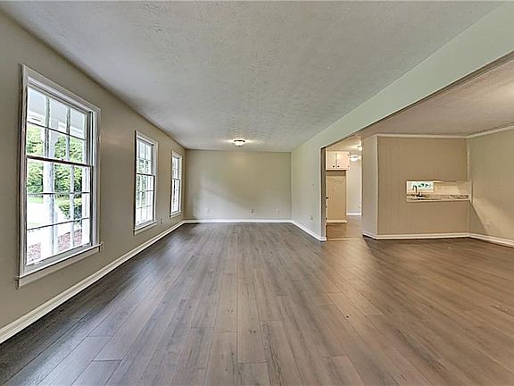 5th image of 2636 Pamela Dr