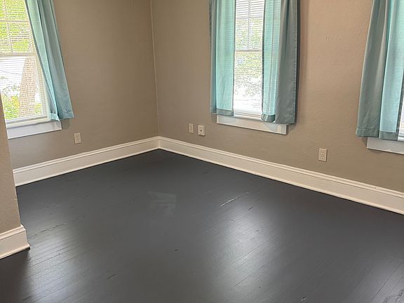 3rd image of 111 E 8th St #2