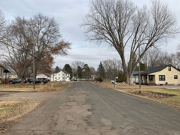 5th image of 2675 Midvale Pl E