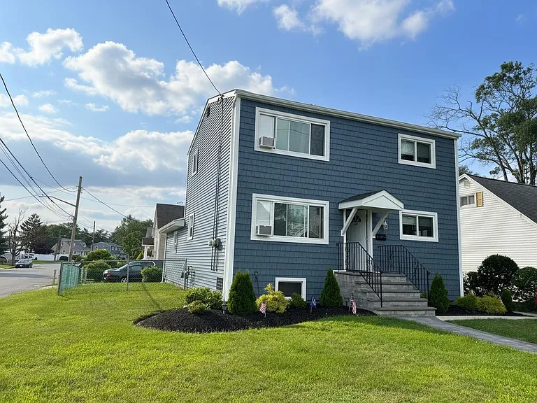 196 Meucci Ave — Photo 11