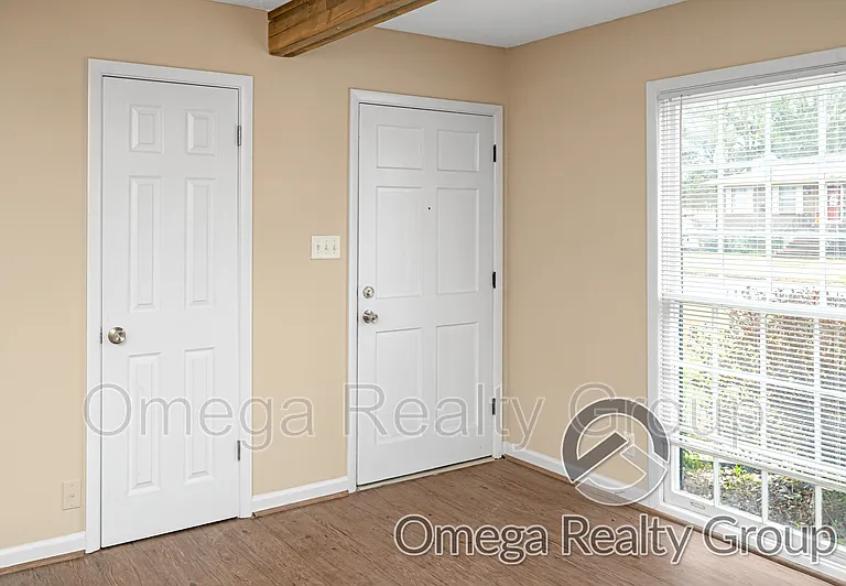 1265 Adell St — Photo 7