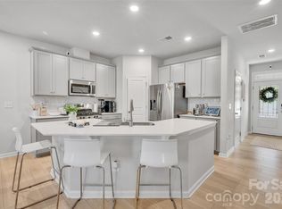 906 Park Bend Trl, Tega Cay, SC 29708