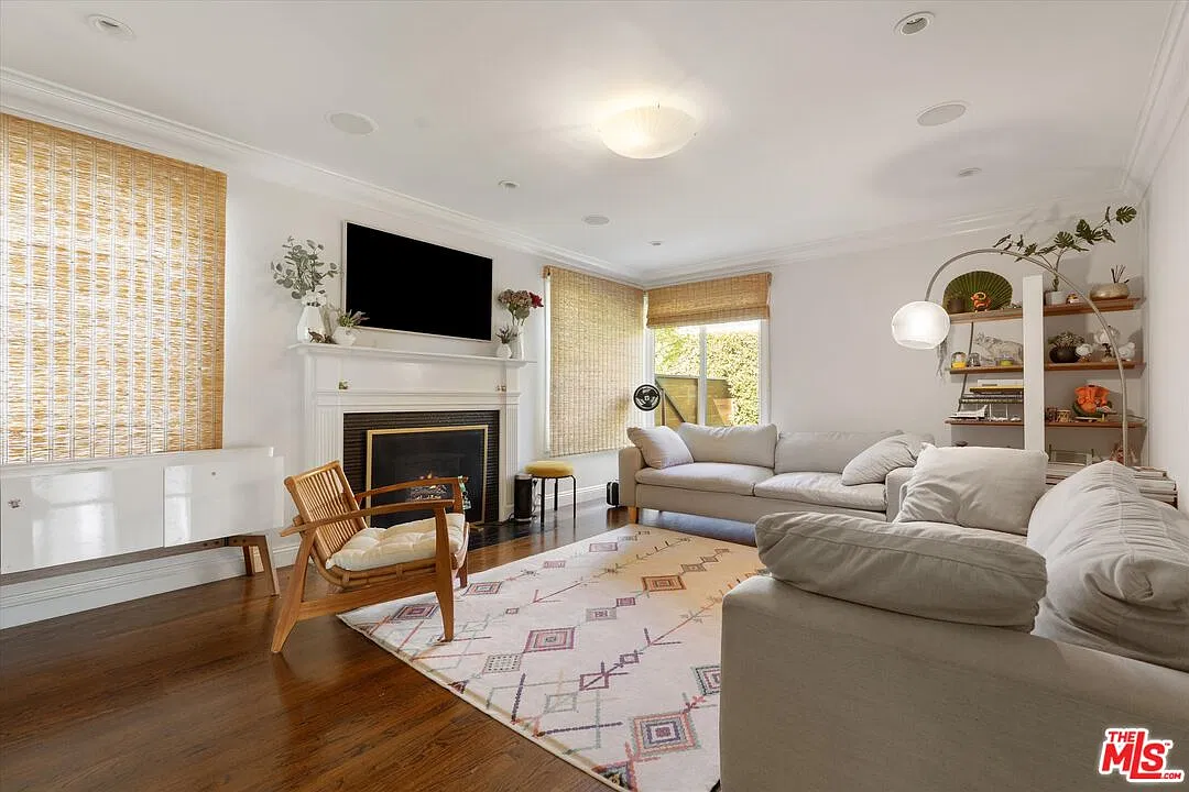 3 bed, 2.0 bath, 1800 sqft, $7,500 — Photo 4