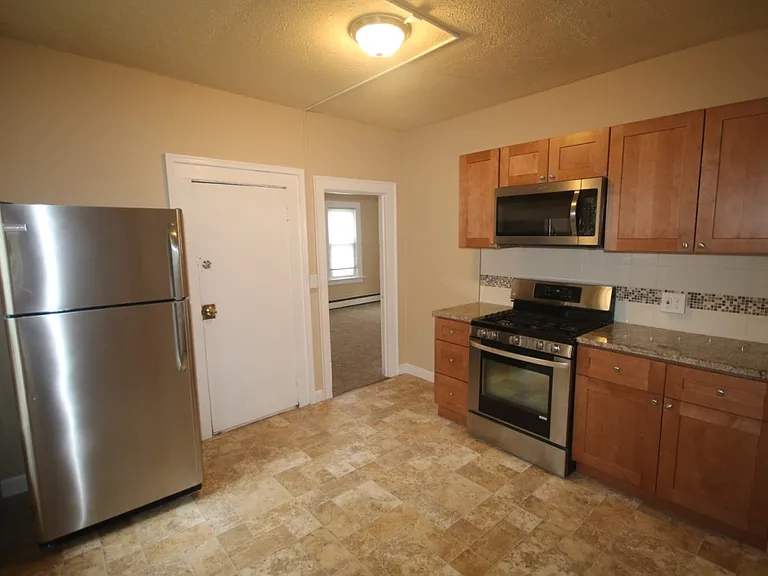 33 Harvard St #1 — Photo 5