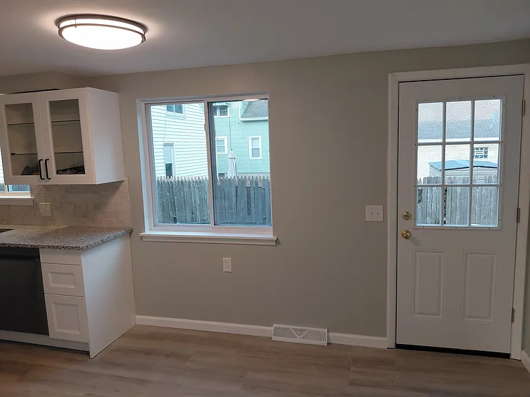 102 Maple Ave #3 — Photo 3