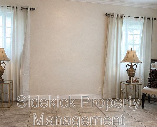 4th image of 4321 Beagle St