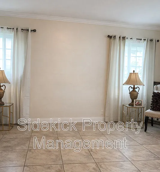 4321 Beagle St — Photo 4