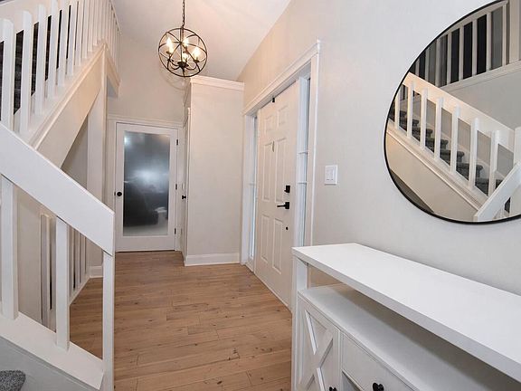 3rd image of 12918 Bell ROAD