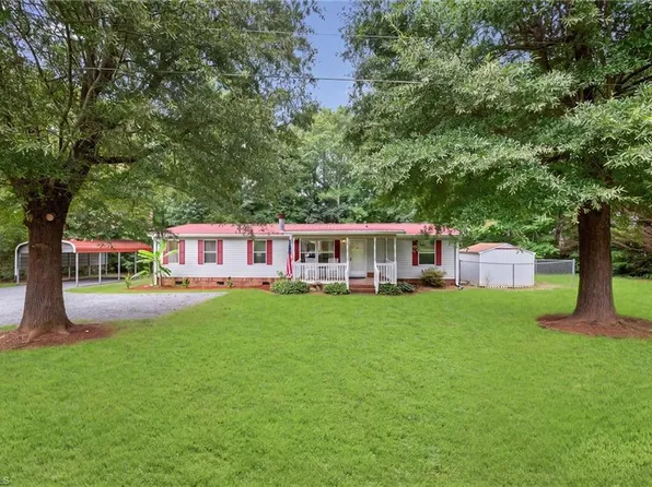 1005 Jessi Ct, Yadkinville, NC 27055