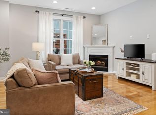 249 N 2nd St APT 3R, Philadelphia, PA 19106