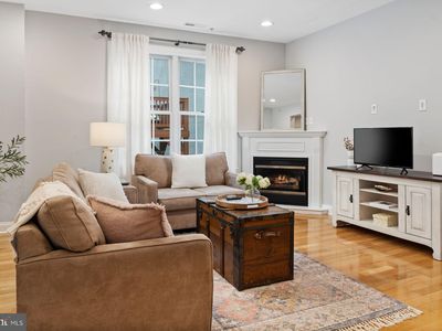 249 N 2nd St APT 3R, Philadelphia, PA, 19106