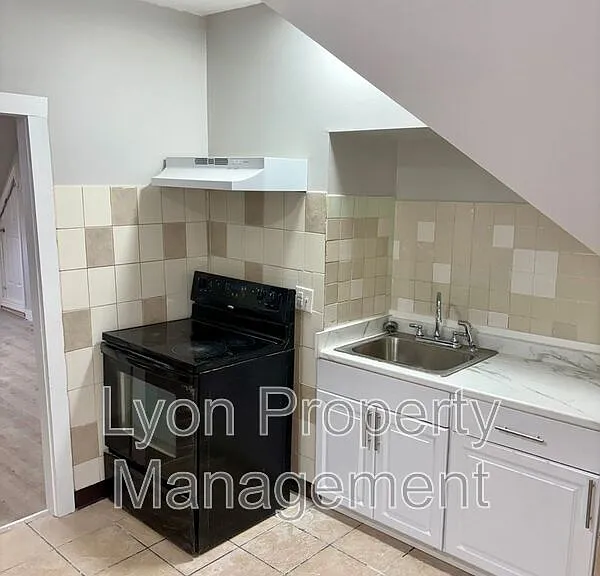1225-1227 Warren Ave #3 — Photo 2