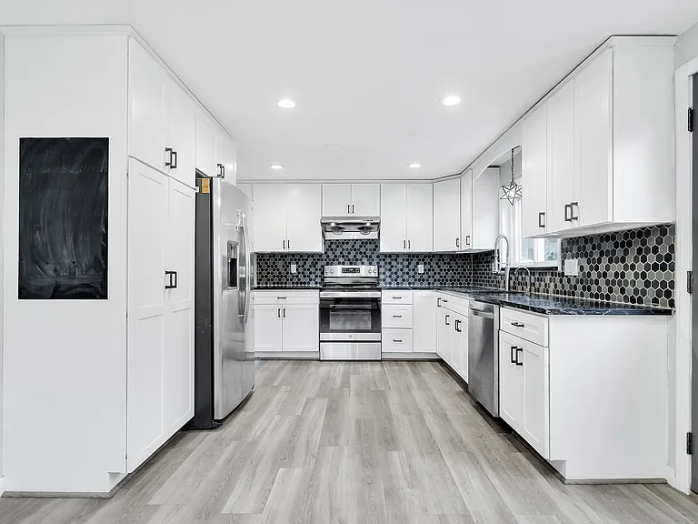 31 Park Cir — Photo 23