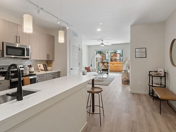 BroadwayPark_interior_kitchen (1)