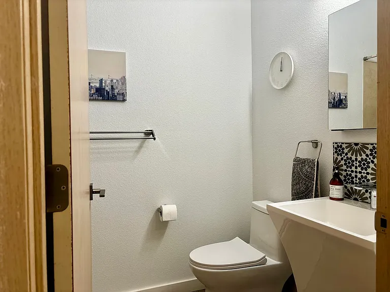 3221 Tg Franklin Avenue Flats Llc — Photo 10