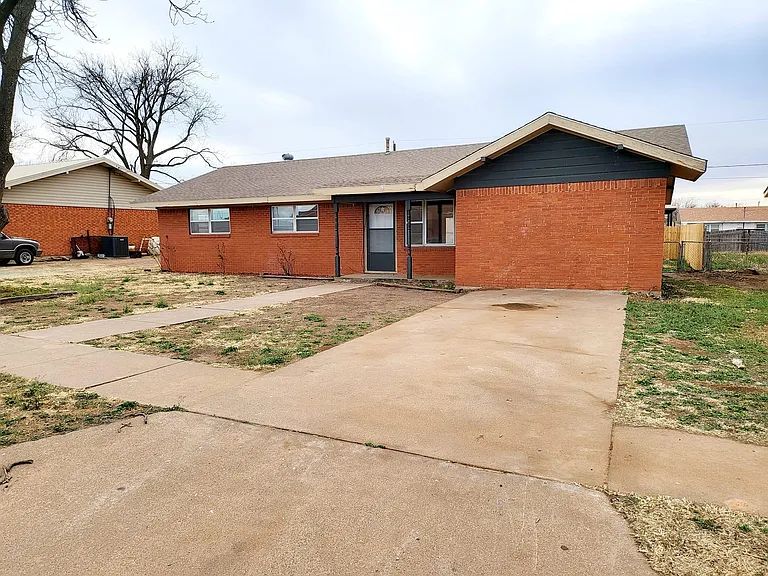 3505 Houston Ave — Photo 3