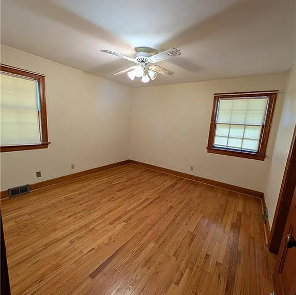 4720 Haywood Dr — Photo 21