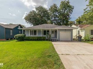 6411 Monroe St, Groves, TX 77619