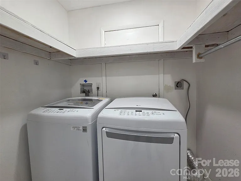 117 Oakview Dr — Photo 16