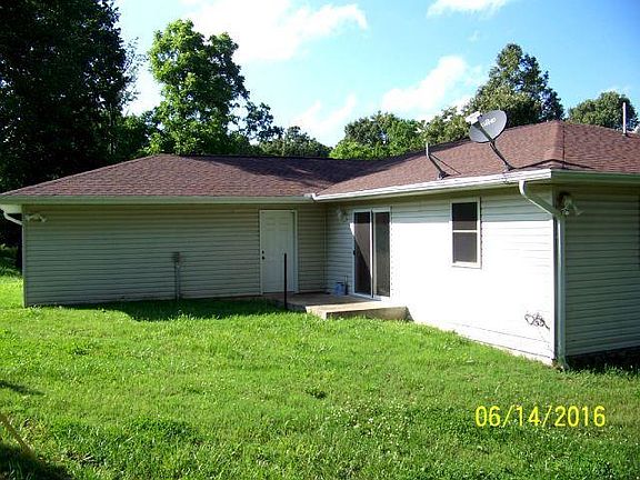3rd image of 70 Cunningham Ln