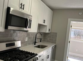 1718 Glenmont Rd, Cleveland, OH