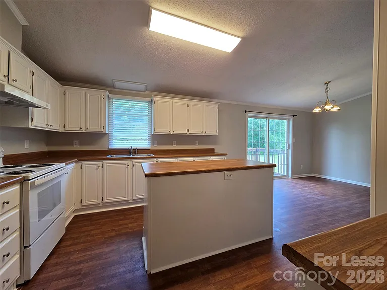 4223 Givens Rd — Photo 5