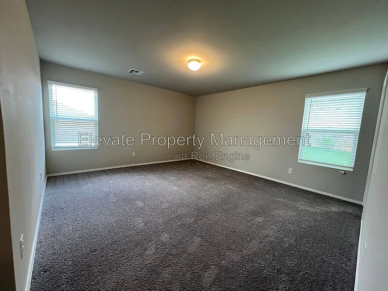 1357 Dustin Dr — Photo 16