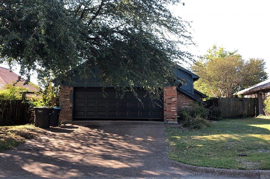 1st image of 10605 Tall Oak Dr