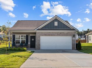 1010 Village Ct, Burns, TN 37029