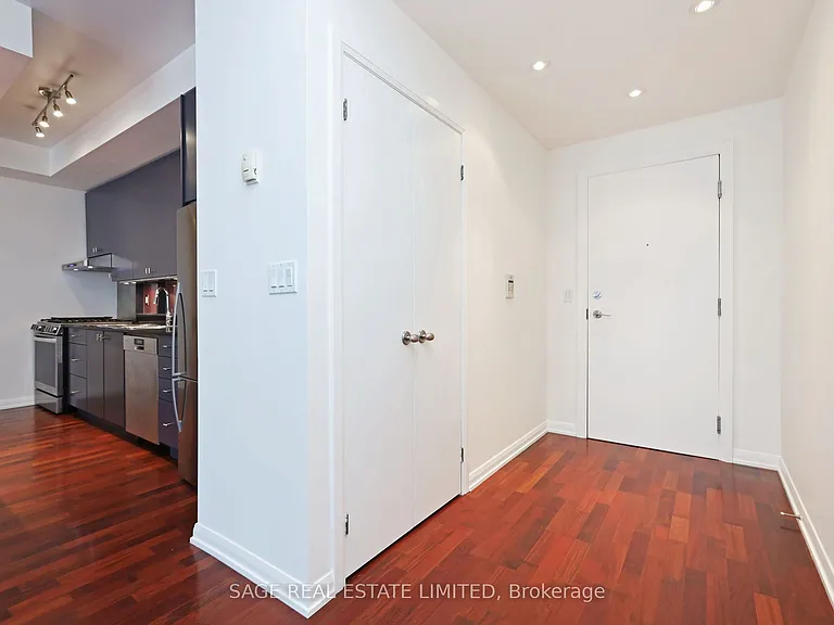 11 Soho St #405 — Photo 5