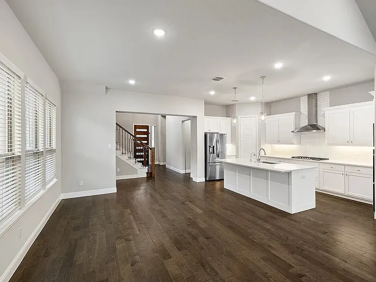 13313 Rembrandt Dr — Photo 4