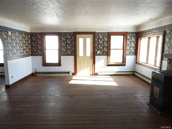 5th image of 13455 School Ln