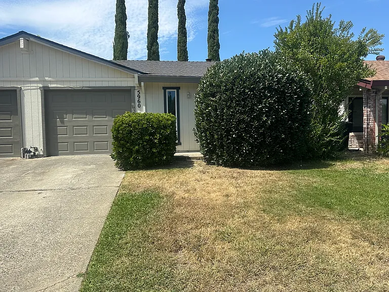 5960 Moss Creek Cir — Photo 1