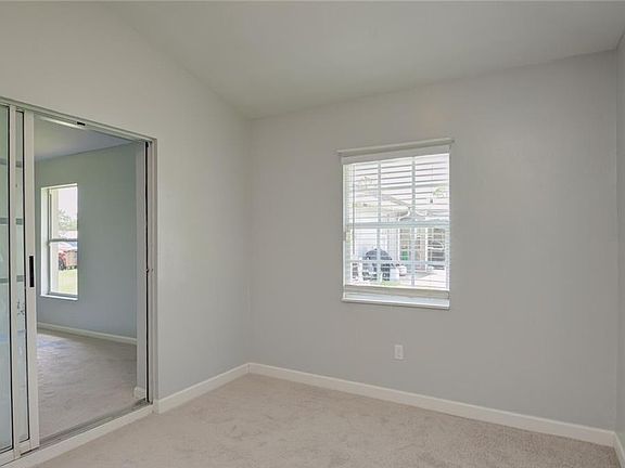 4th image of 1180 Green Hill Dr