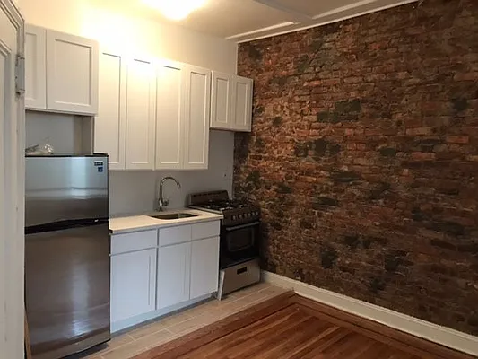 Rented by Premier Metro Realty Corp | media 31