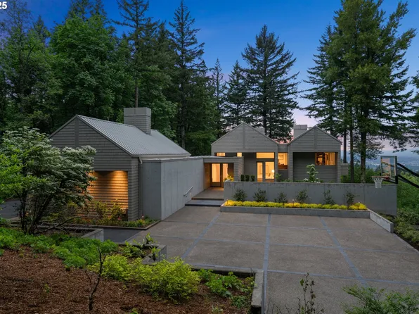 4140 NW Thunder Crest Dr, Portland, OR 97229