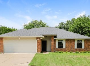 922 Elliott Dr, Cedar Hill, TX 75104