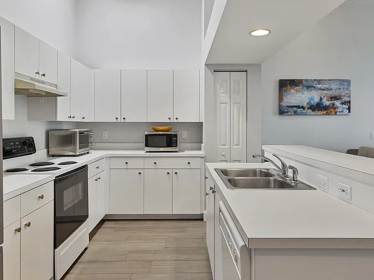7234 Eleanor Cir #203 — Photo 14