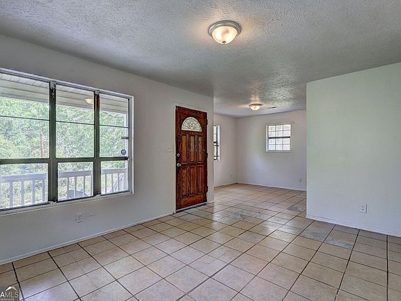 3rd image of 487 Cowan St