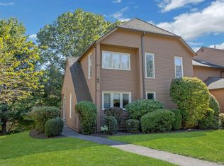 13 Acorn Ln, Yorktown Heights, NY 10598