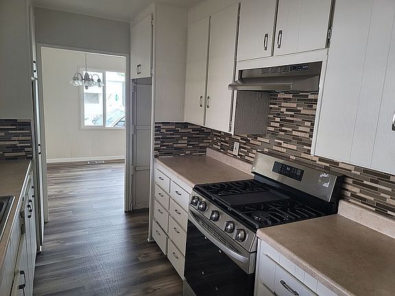 5th image of 260 N Lyon Ave Space 139