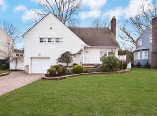 1970 Willow Ave, Merrick, NY 11566