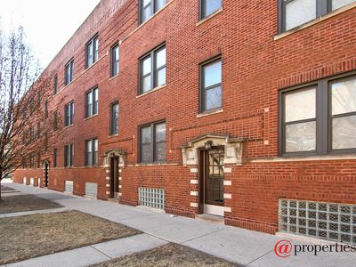 1947 W Argyle St APT 1, Chicago, IL, 60640