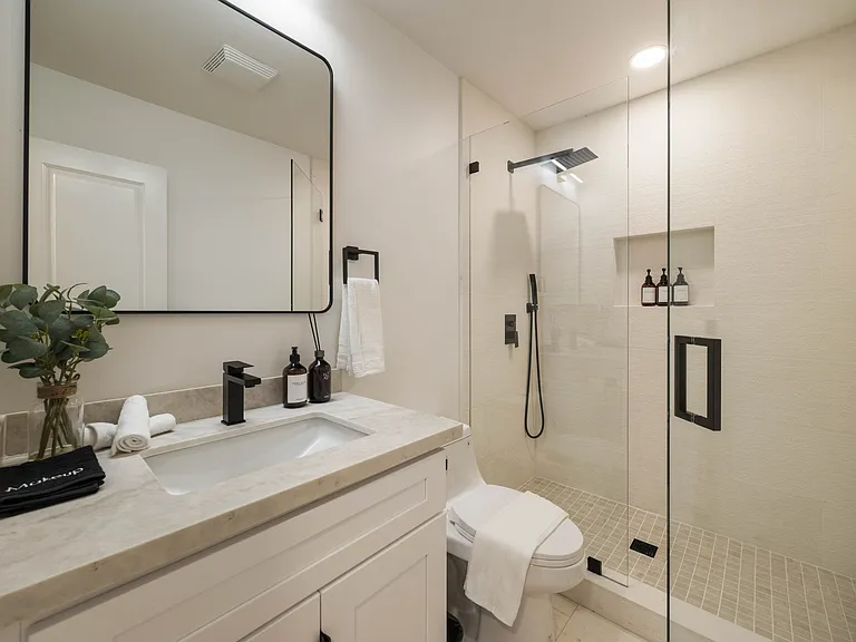 24262 Lysanda Dr — Photo 40