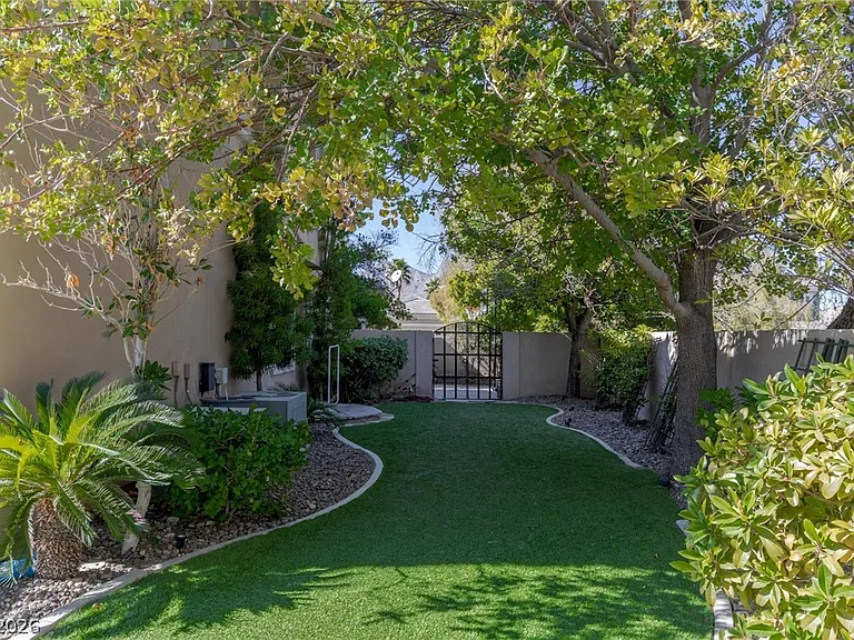 724 Pinnacle Heights Ln — Photo 55