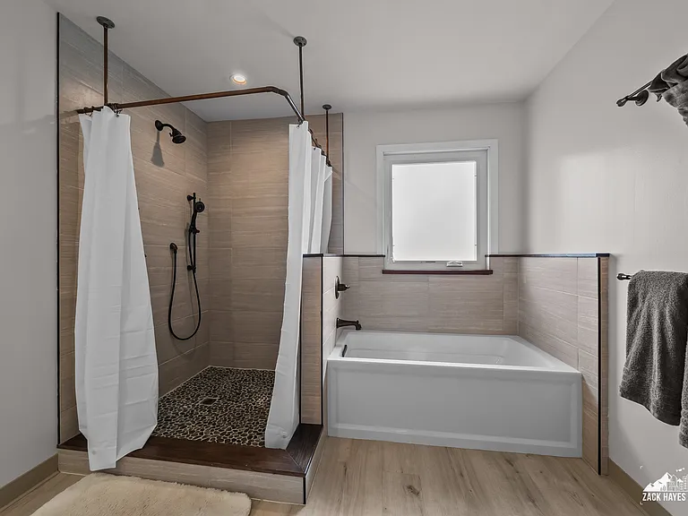 2101 Solstice Cir — Photo 16