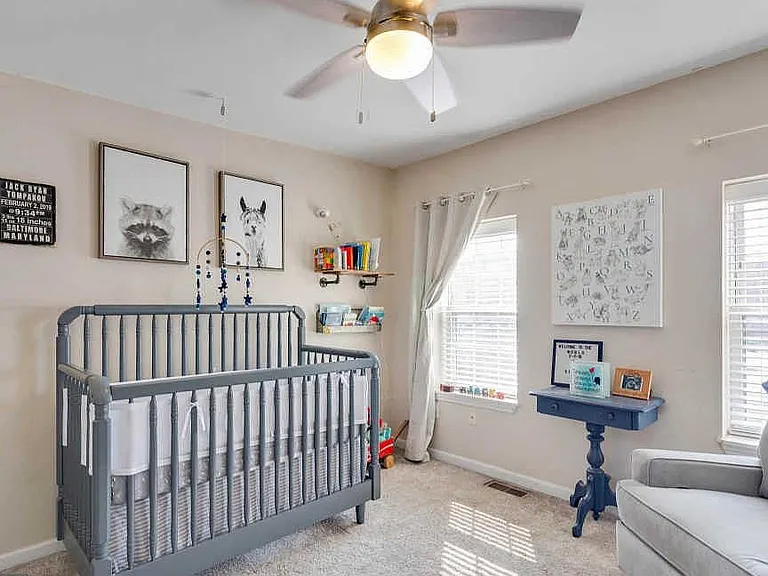 102 E Randall St — Photo 18