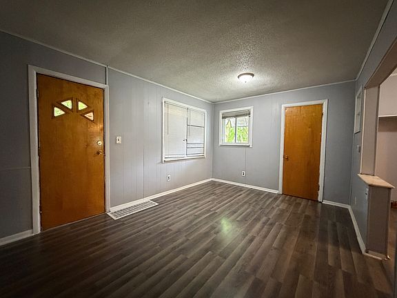 2nd image of 1207 Forest Hill Ave