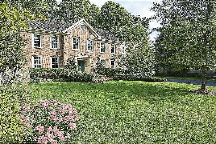 2nd image of 8605 Larkhaven Ter