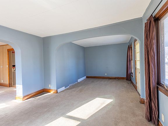 4th image of 111 N 5th St